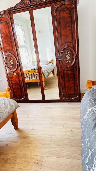 3 Bed House East London Home Ngoại thất bức ảnh
